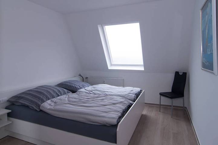 Entire apartment, Bright, spacious, completely renovated apartment for 4 people, close to the center in Borkum