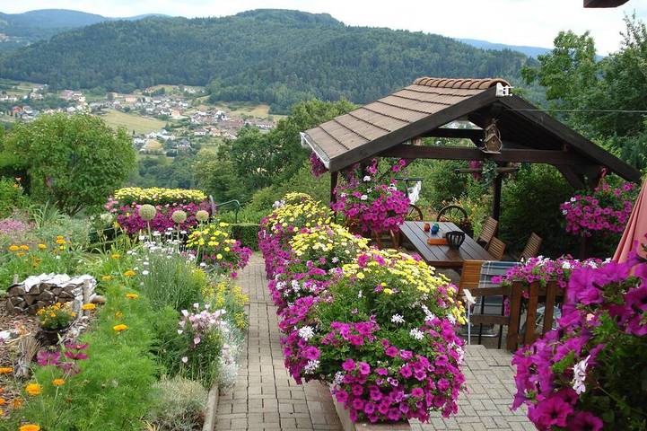 Gîte pour 5 personnes, avec Balcon et Jardin