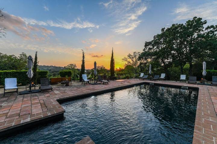 Casa de huéspuedes para 3 personas, con piscina además de vistas y jardín en Portalegre