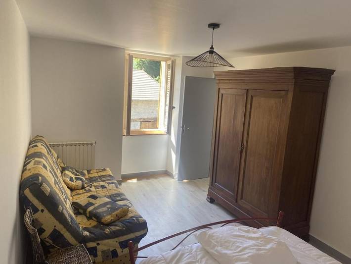 Location de vacances pour 8 personnes, avec terrasse ainsi que vue et jardin, animaux acceptés à Bersac-sur-Rivalier - 4