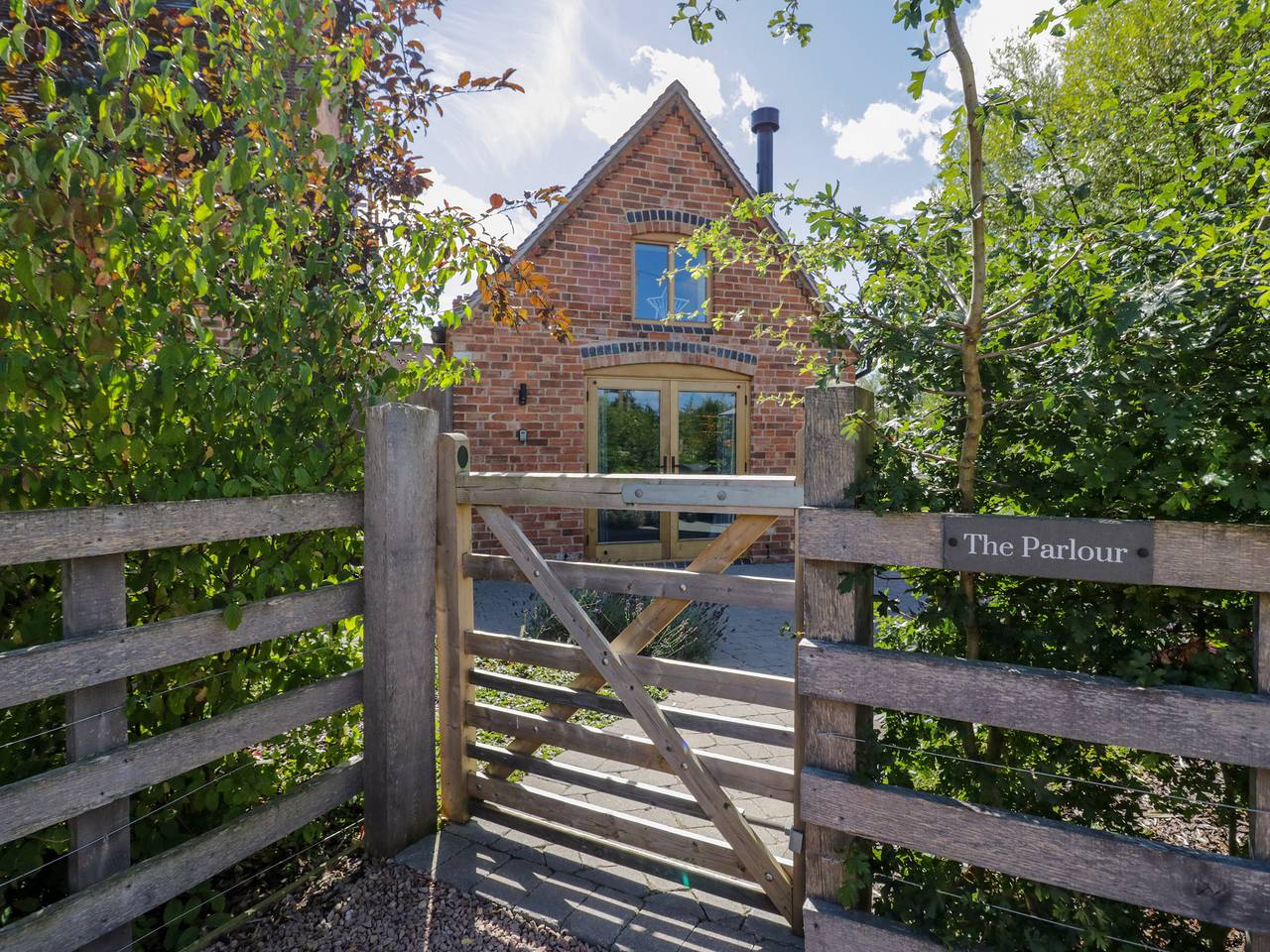 The Parlour in Elmbridge (Worcestershire), Worcestershire