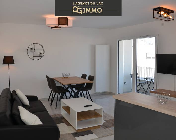 Ferienwohnung für 4 Personen, mit Balkon und Terrasse sowie Seeblick in Annecy
