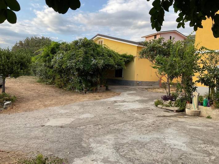 Appartamento per 5 persone, con panorama e giardino, con animali domestici in Paola