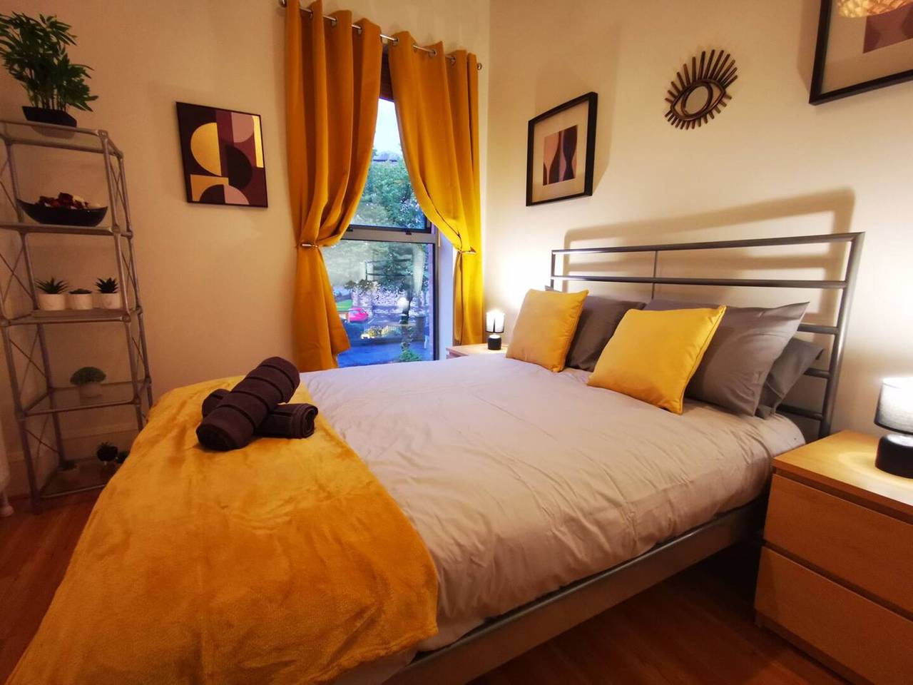 Entire apartment, 2Br Modern Luxury Loft Apartment in Belfast, County Down