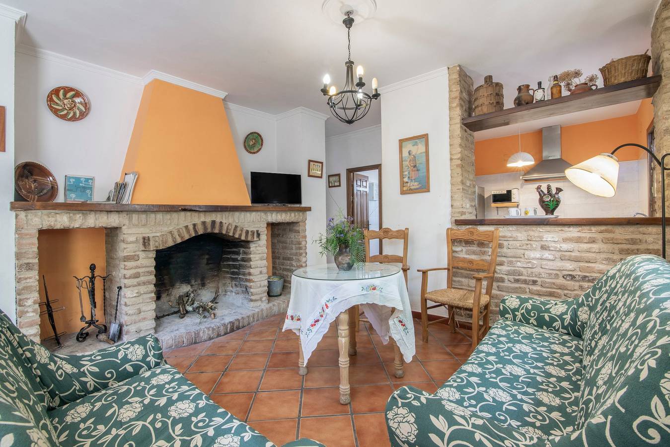Finca Ecológica Morera con vistas a la montaña, piscina privada y terraza privada in Aroche, Sierra de Aracena