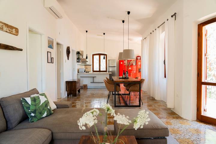 Vacation house for 4 people, with yard - 1