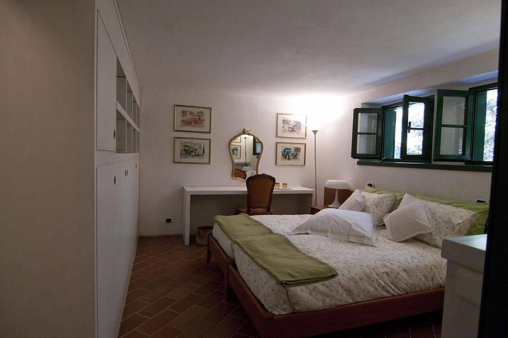 Komfortable Villa mit privatem Pool und großem Garten, in der Nähe von Como und Mailand in Montorfano, Brianza