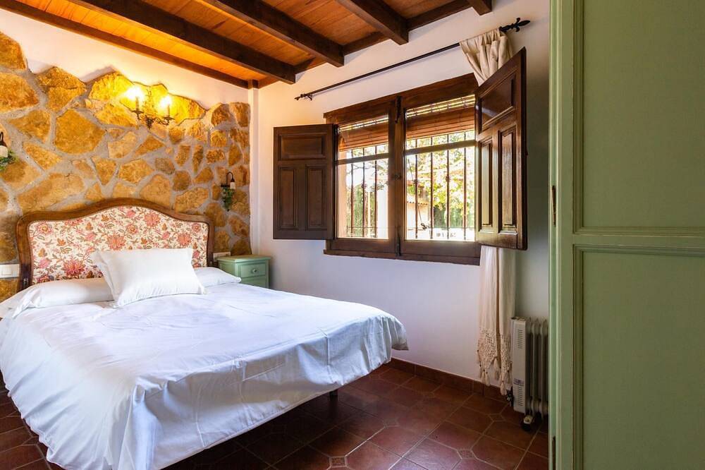 Andalusian rustic farmhouse with private pool in Nigüelas, Granada Province