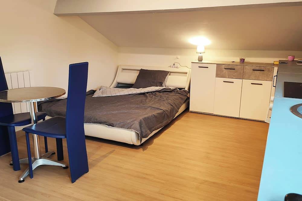 Studio meublé pour une ou deux personnes in La Courneuve, Seine-Saint-Denis