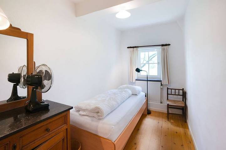 Location de vacances pour 18 personnes, avec terrasse ainsi que piscine et jardin dans Rémersdael - 3