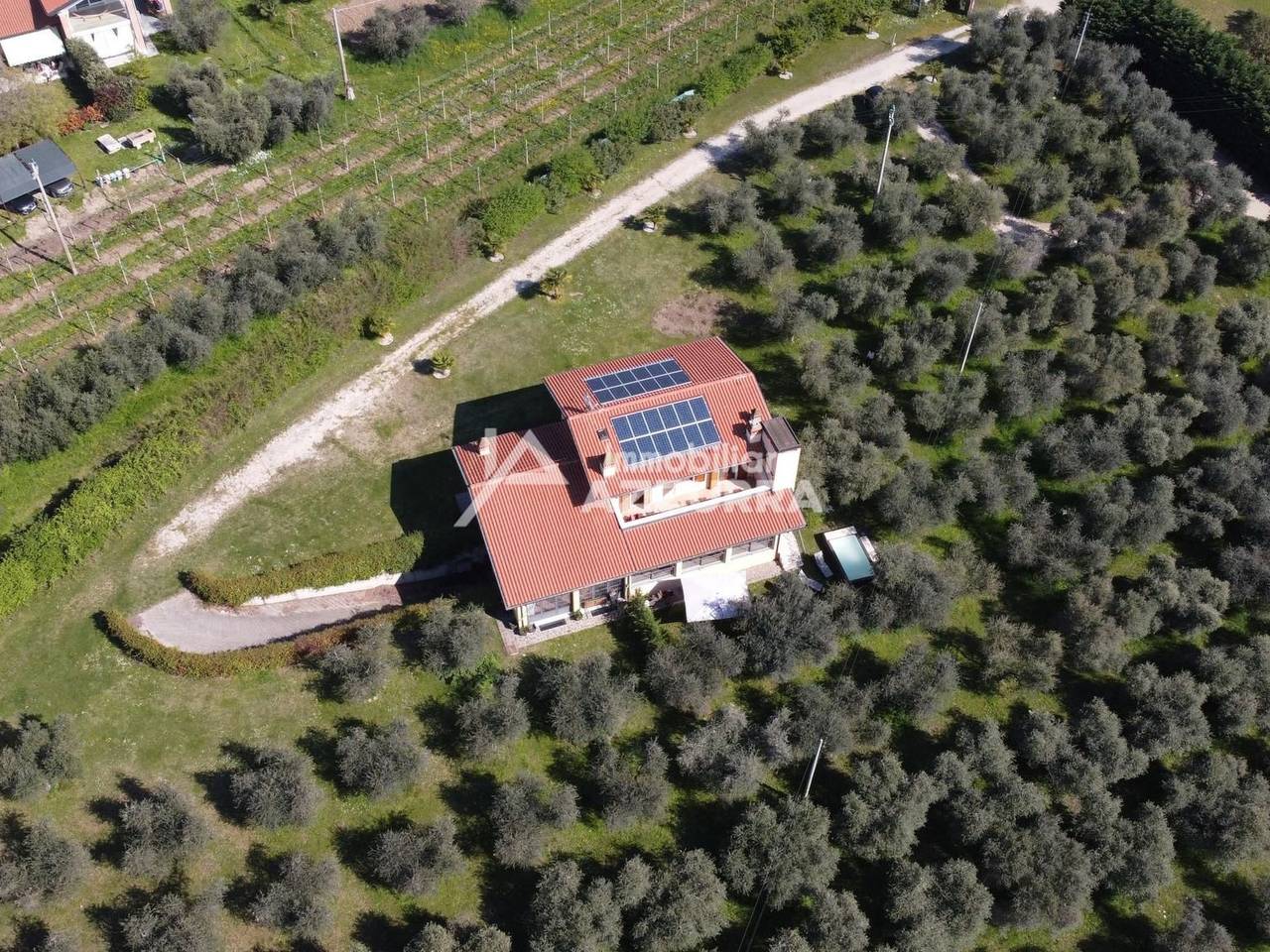 Villa i Roccoli, zwischen Olivenbäumen mit priva in Bardolino, Gardasee-Berge