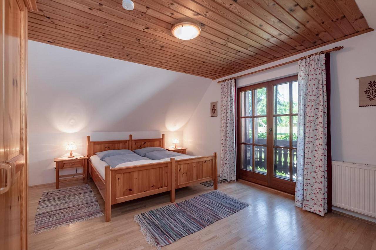 Ganze Wohnung, Apartment with Mountain View in Wernberg, Villach-Land