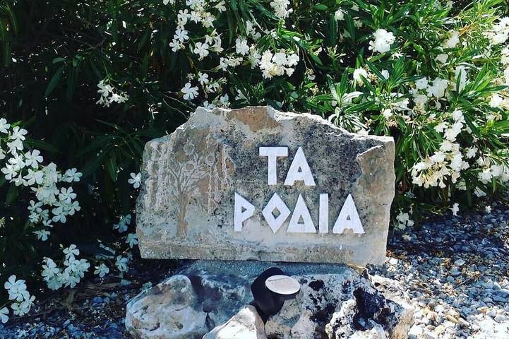 Villa tradicional independiente de 2 dormitorios con impresionantes vistas y una piscina.<br>Desde £ 60 in Vamos, Region de Chania