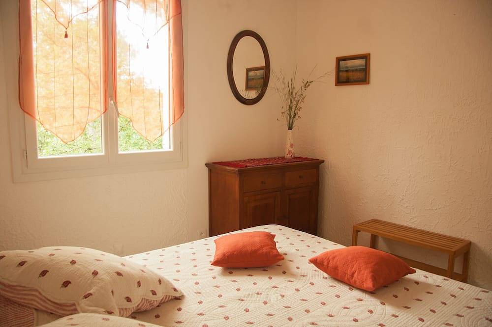 Apartamento en una villa - bajo los pinos - muy tranquilo - 6 personas in Vidauban, Region de Draguignan