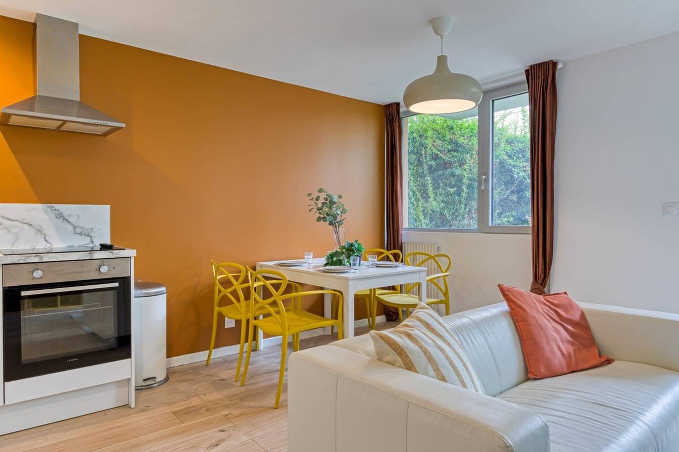 Appartement entier, Roxane, Spacieux F4 avec terrasse et parking, à deux pas de la Seine in Rouen, Région de Rouen