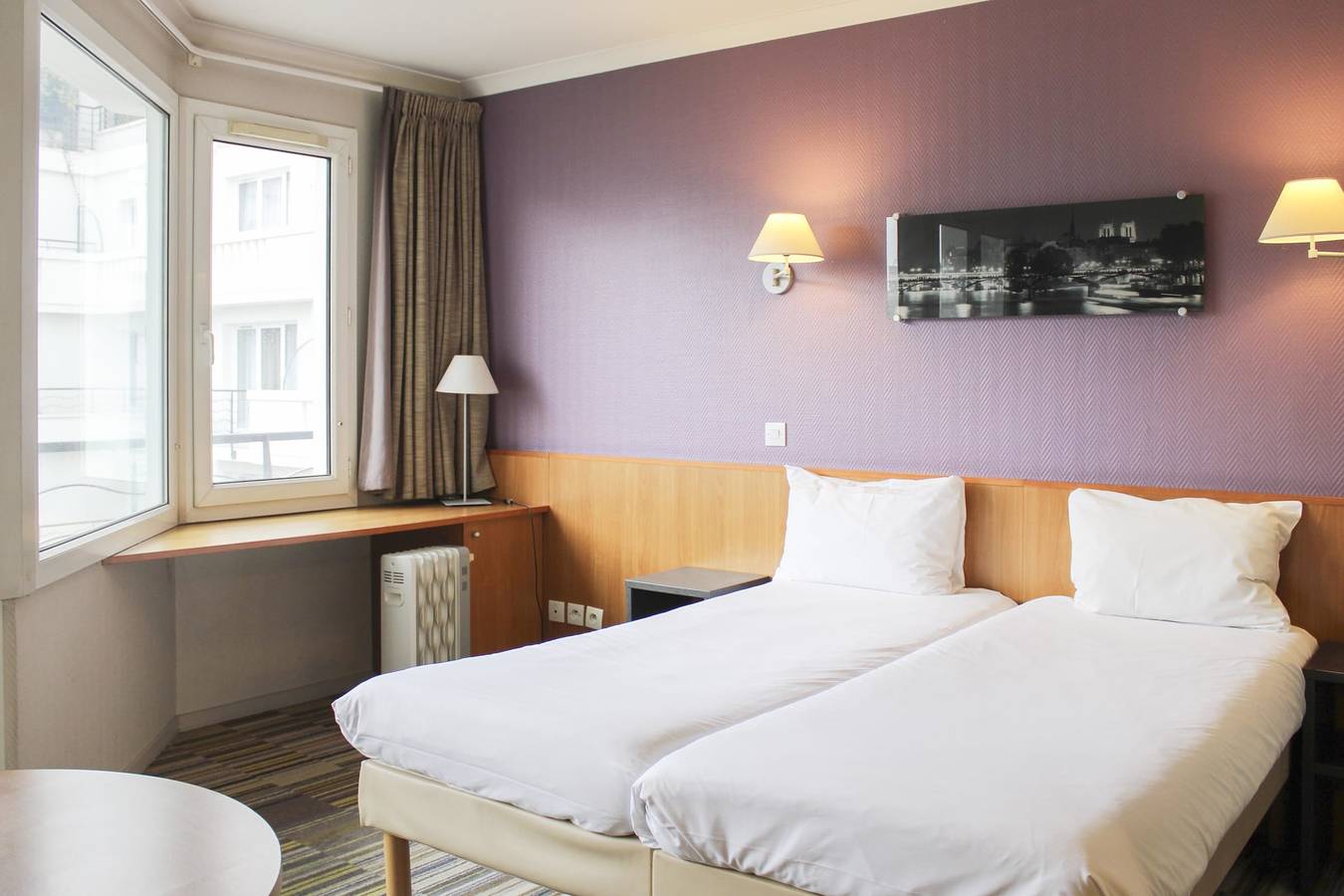 Entire studio, Bright studio apartment with parking and balcony  in Issy-les-Moulineaux, Hauts-de-Seine
