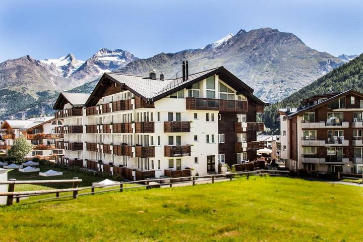 Ferienwohnung für 2 Personen, mit Balkon und Kinderpool sowie Sauna und Ausblick in Saas-Fee