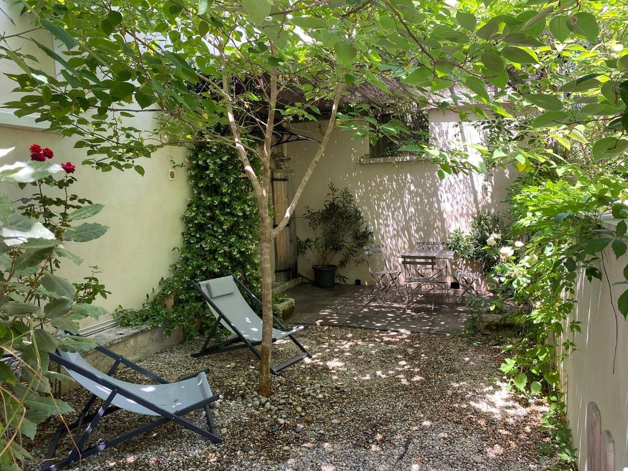 Ganze Wohnung, Cottage „Gîte Chez Augustine“ mit Wlan und Klimaanlage in Sarrians, Vaucluse