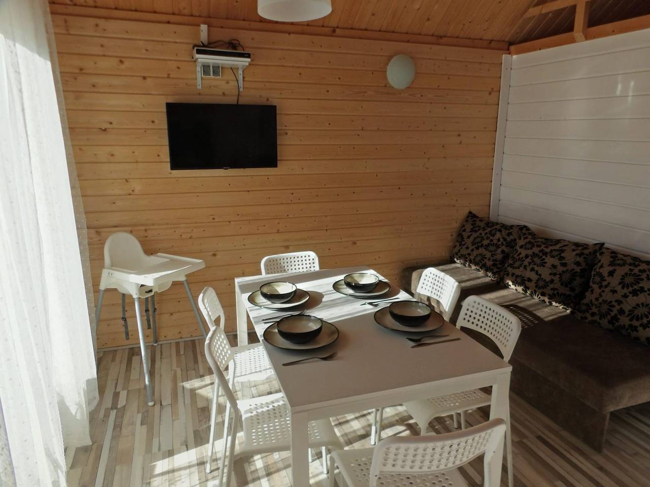 Domki wakacyjne z tarasami, blisko plaży in Ustronie Morskie (Miasto), Ustronie Morskie