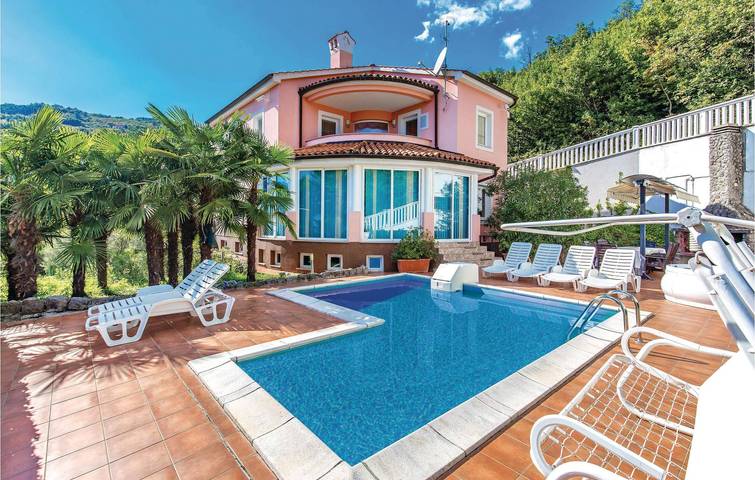 Charmante 2-Zimmer-Wohnung mit Pool und Terrasse, 2 km vom Hundestrand entfernt in Opatija Riviera