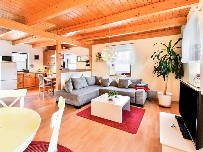 Ferienhaus für 4 Personen, mit Terrasse und Garten