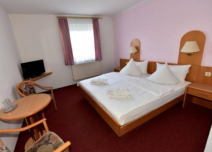 Ferienwohnung, mit Terrasse und Garten sowie Ausblick in Ottendorf-Okrilla - 3