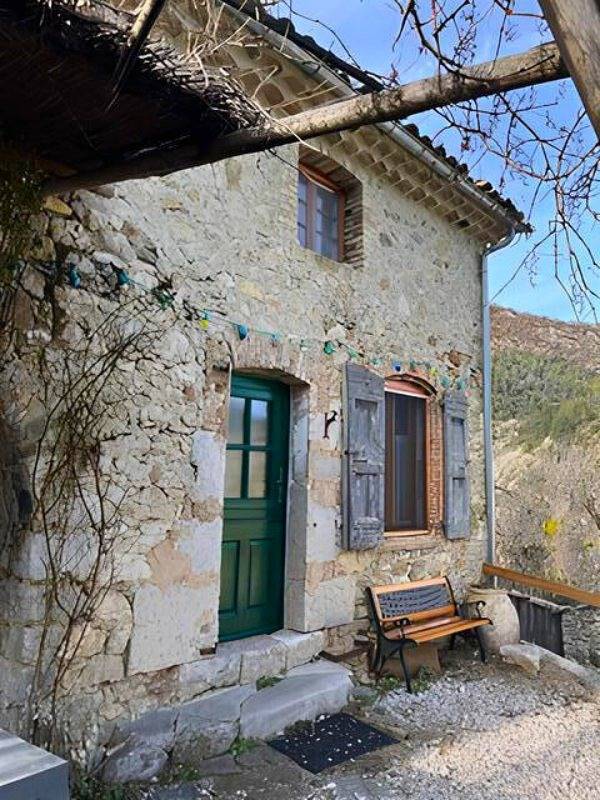 Cottage pour 2 personnes, avec jardin dans Sigottier