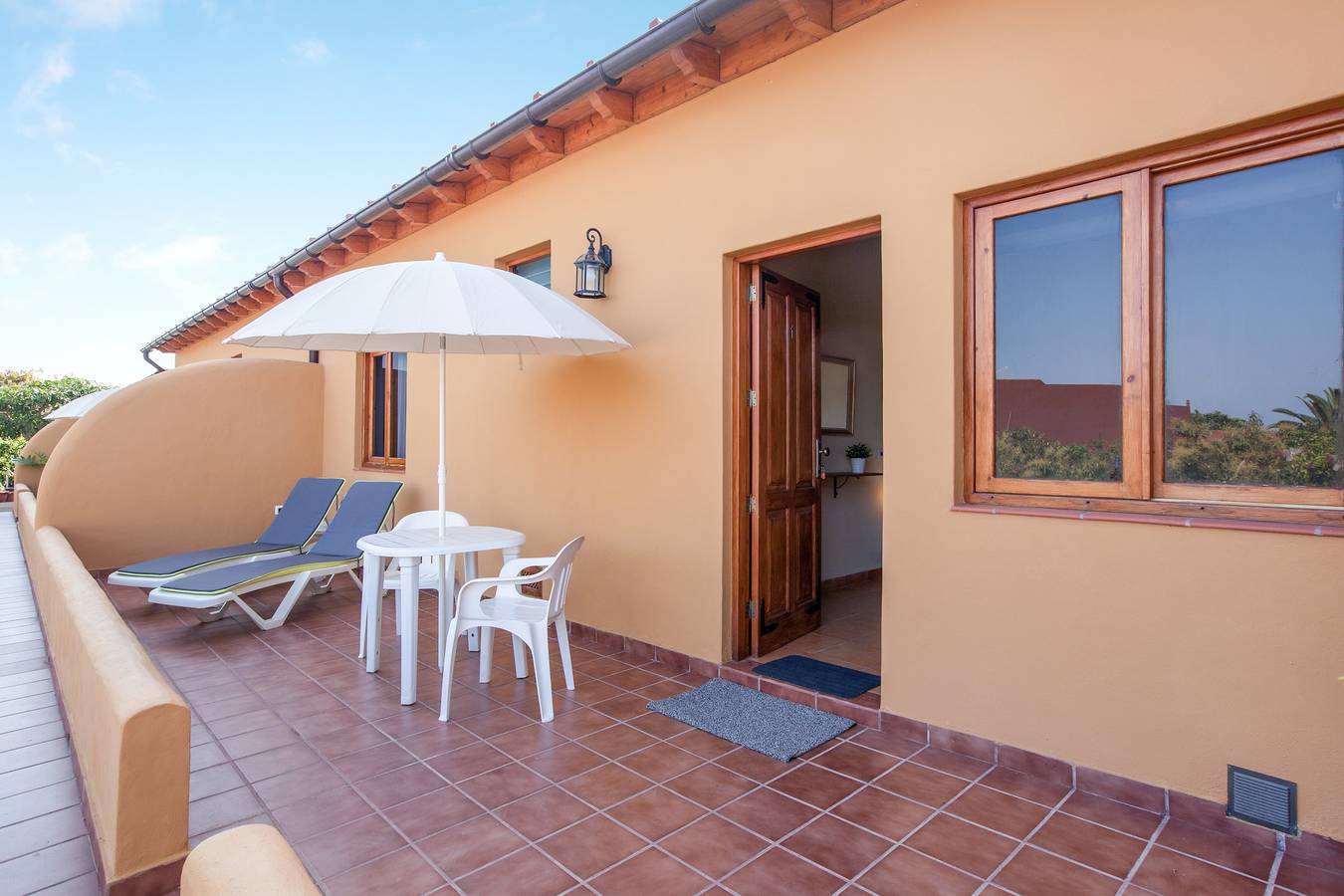 Apartamento vacacional "Casa Quemahierro 1" con vistas al mar, piscina y jardín in La Mancha, Icod de los Vinos