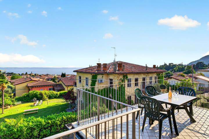 Ganze Wohnung, Regarda - La Terrazza di Garda Wohnung mit Terrasse mit Seeblick in Garda, Gardasee-Berge