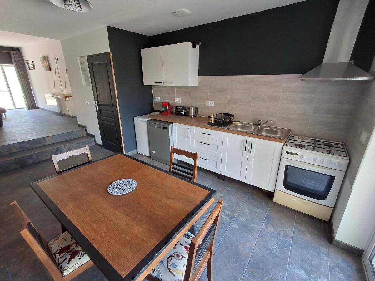 Appartement entier, Gîte au milieu de la campagne in Valdivienne, Vienne (France)