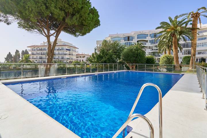 Ganze Wohnung, Apartment mit spektakulärem Meerblick, 2 Sz, 2 Bäder, 4 Pers., Top-Lage Nerja in Playa Carabeíllo, Nerja
