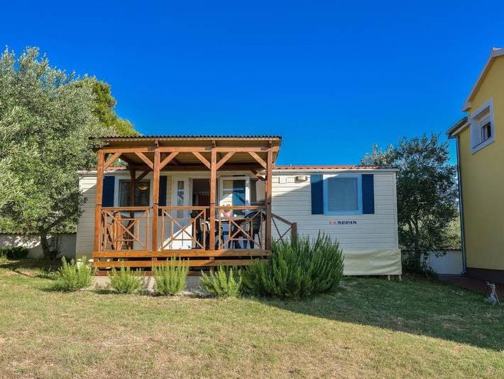 Bungalow für 3 Personen, mit Garten und Pool in Zadar - 2