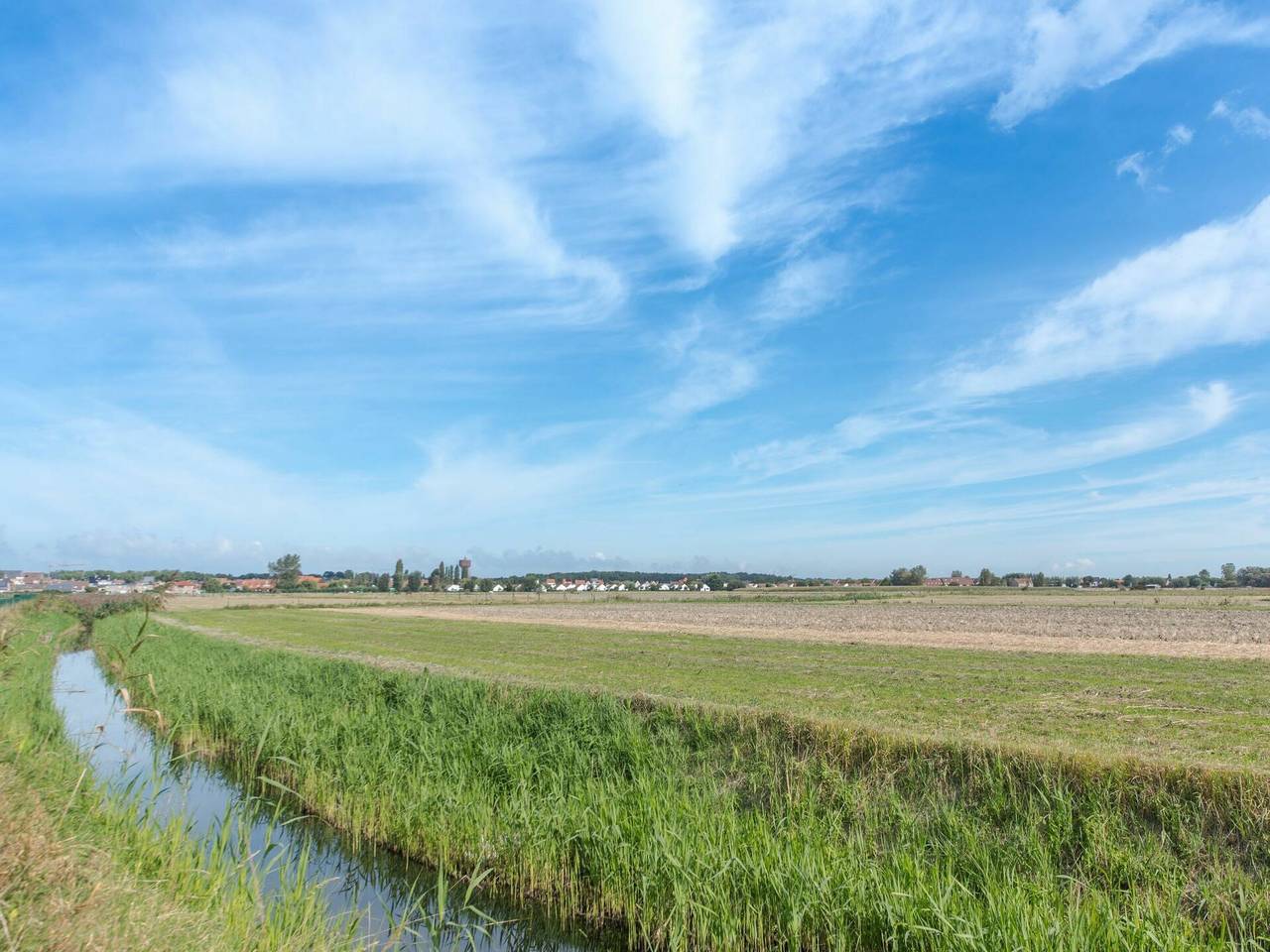 Apartamento entero, De Haan 230 - Sirius with Parking and Shared Pool 230.10 in De Haan, Costa de Bélgica