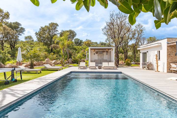 Villa für 10 Personen, mit Pool und Terrasse sowie Garten, kinderfreundlich auf Korsika