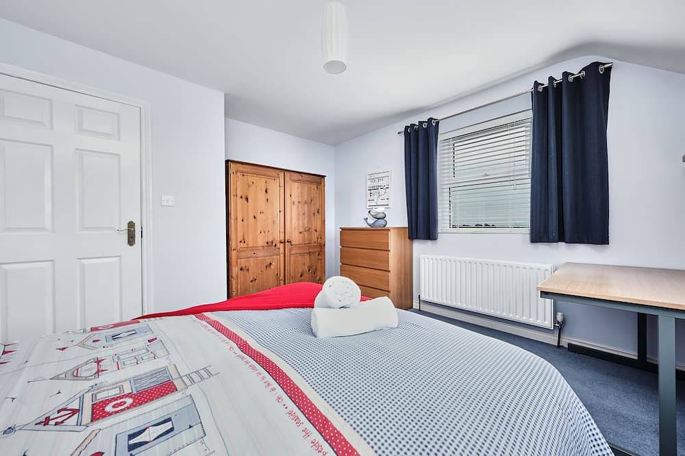 Beautiful Spacious House with Hot Tub & Sauna, Near the Beach! in Portstewart, Grafschaft Londonderry