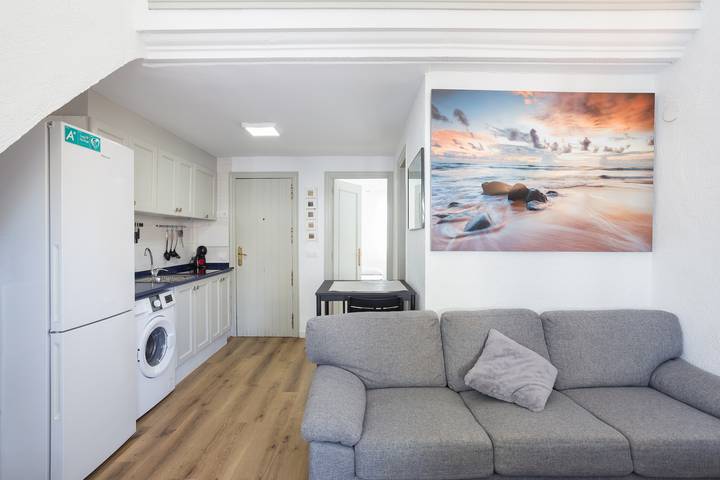 Ganze Wohnung, Ferienhaus 'Denia Encantadora' mit Gemeinschaftspool, WLAN und Klimaanlage in Montgo, Dénia