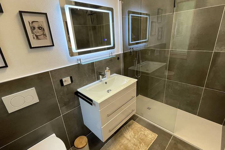 Ganze Wohnung, Casa di Alessia  Die neue Ferienwohnung mit Traumblick über Malcesine inkl. Pool in Malcesine, Gardasee-Berge