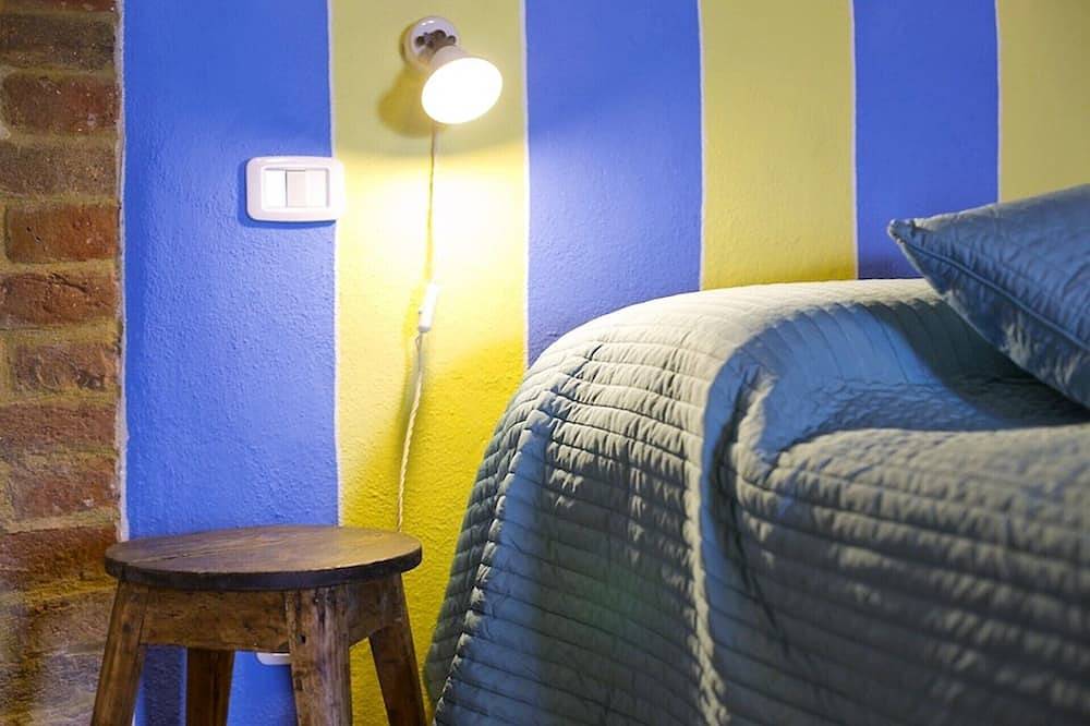 Ganze Wohnung, Typische toskanische Residenz in einem alten Dorf am Stadtrand von Siena in Monticiano, Siena Provinz