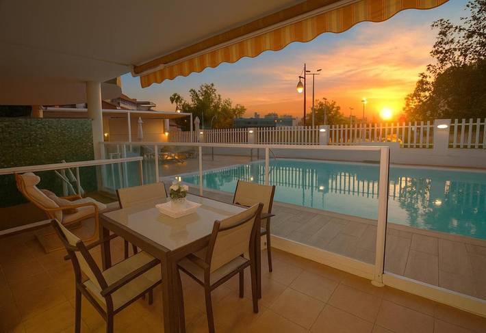 Ferielejlighed for 3 personer, med pool og terrasse samt udsigt i Puerto de Mogan