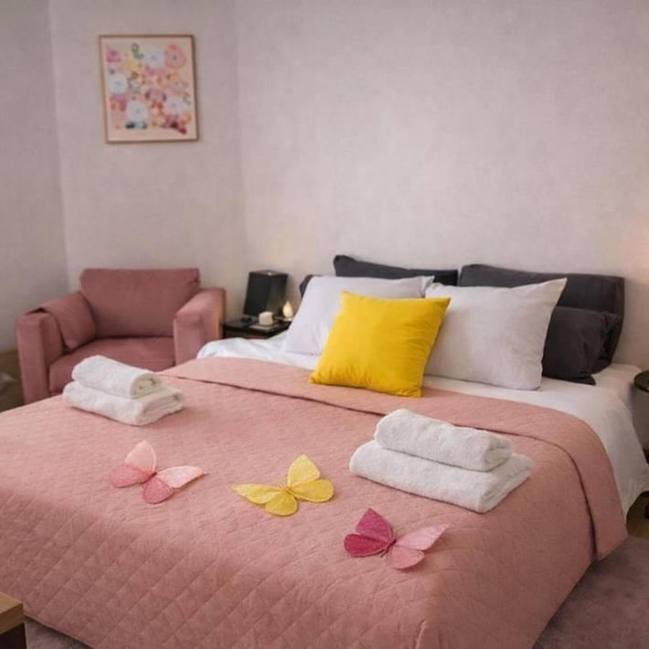 Chambre d’hôte pour 3 personnes, avec vue et jardin