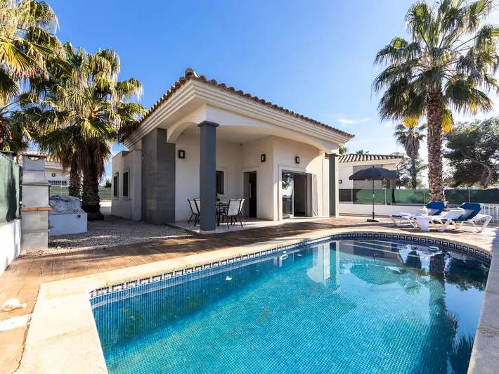 Chalet para 6 personas, con terraza y piscina - 1