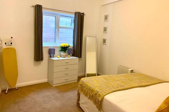Entire apartment, Superior Family Apartment in Eastbourne, East Sussex