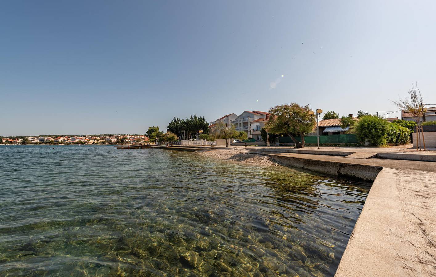 Appartement confortable avec terrasse, Wi-Fi et parking, à 1,5 km de la plage in Ville de Zadar, Zadar (Municipality)