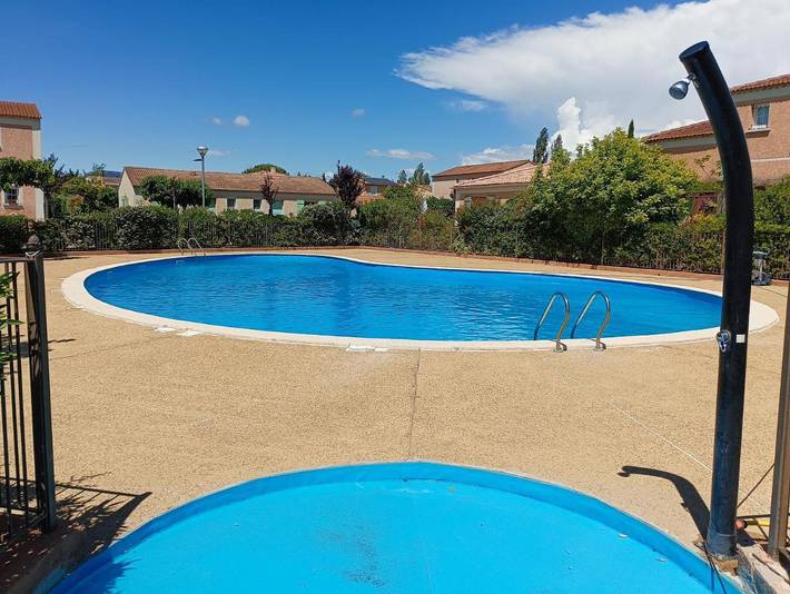 Location de vacances pour 4 personnes, avec jardin ainsi que vue et piscine à Loriol-du-Comtat - 3