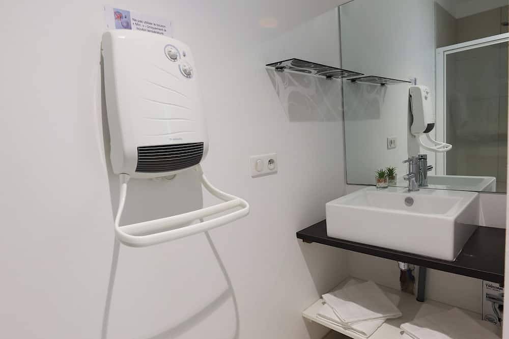 Kleines Haus 100 Meter Vom Strand Mit Pool in Guissény, Brest und Umgebung