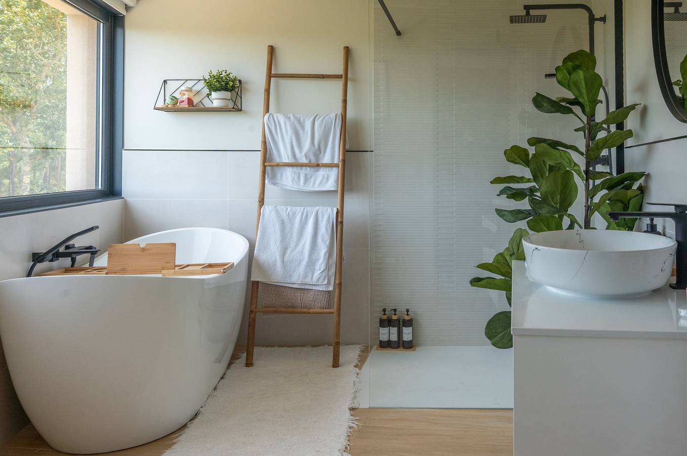 Casa de vacaciones 'Muxia' con vistas a la montaña, terraza privada y Wi-Fi in Muxía, Costa de Galicia