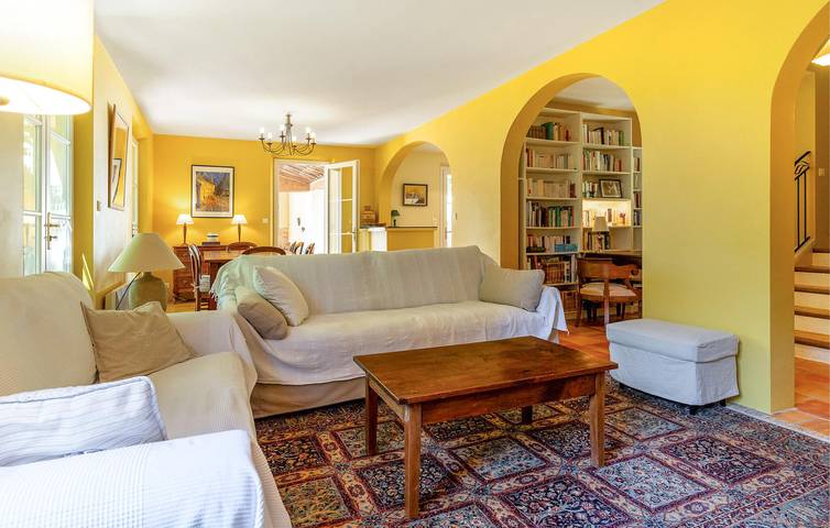 Location de vacances pour 8 personnes, avec jardin ainsi que piscine et terrasse à La Tour-d'Aigues - 4