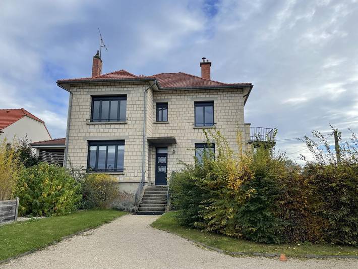 Gîte pour 12 personnes, avec jardin