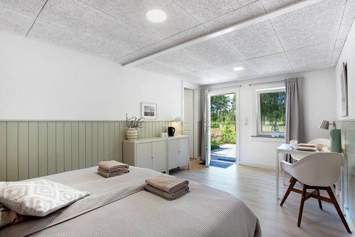 Bed and breakfast for 2 personer, med have og udsigt - 1