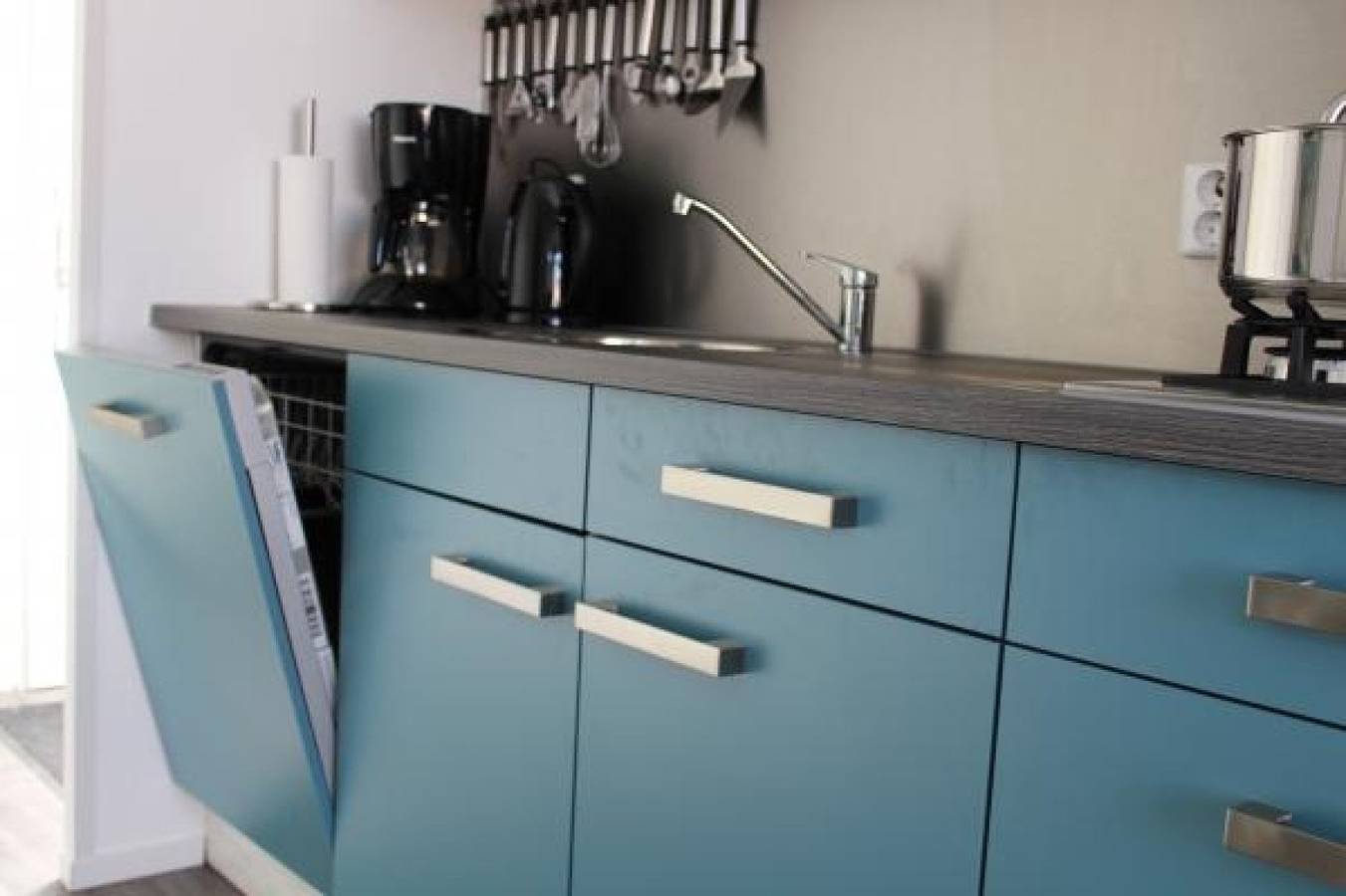 Holiday chalet for 6 people on a family park 600m from the North Sea coast in Julianadorp aan Zee, Julianadorp